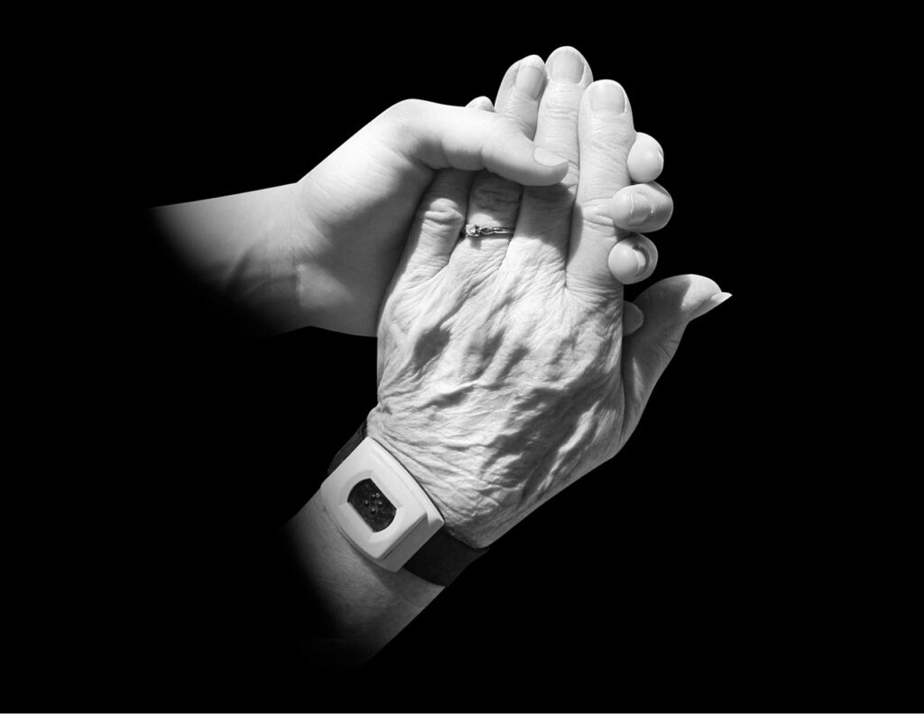 hands, old, young-216981.jpg